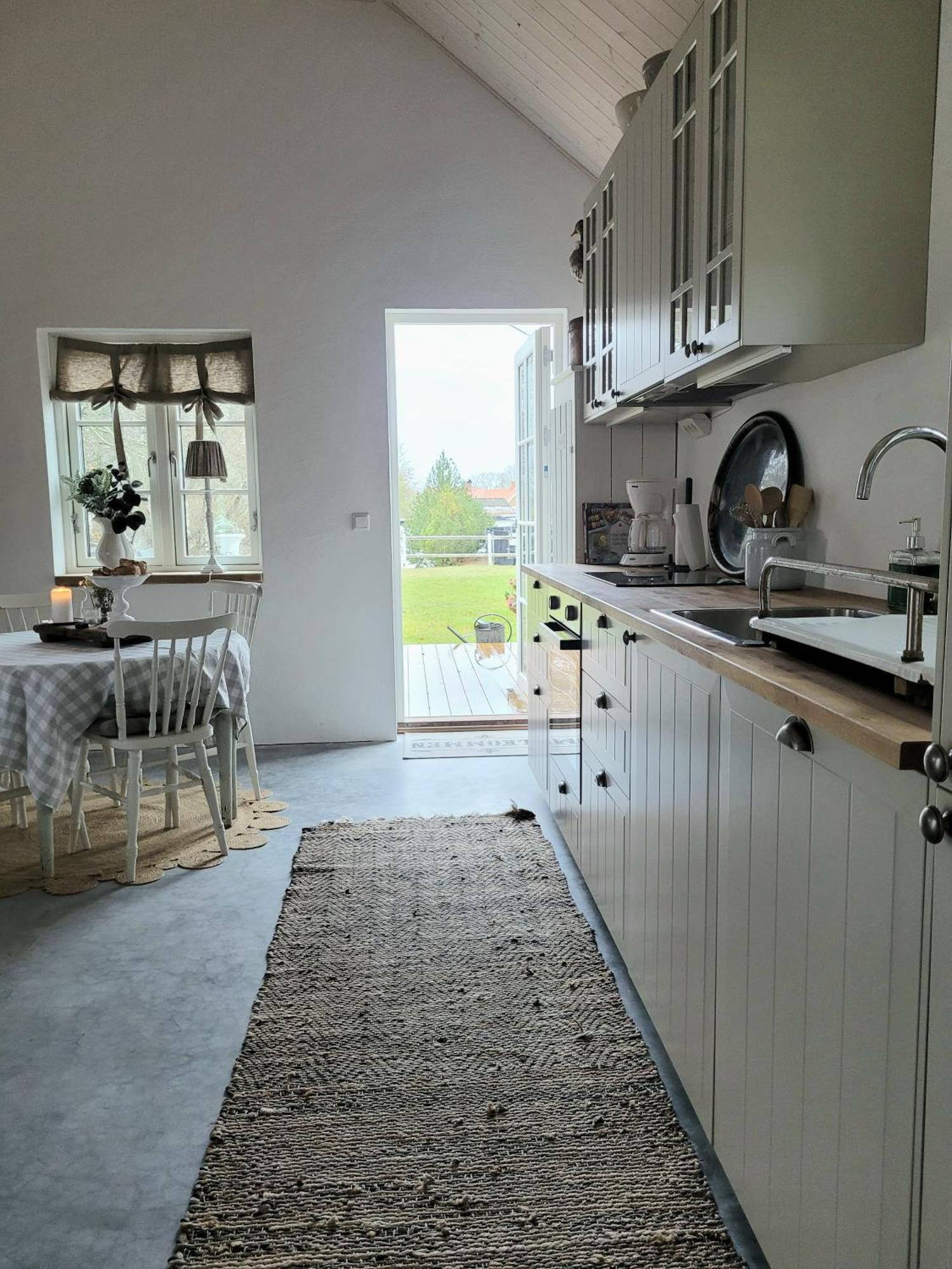 Mysigt Hus I Liten By Naera Havet Ystad Exterior photo
